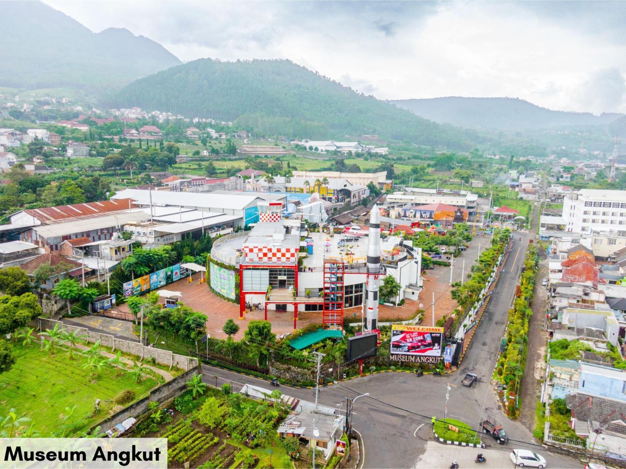 Swiss-Belinn Malang Exterior foto